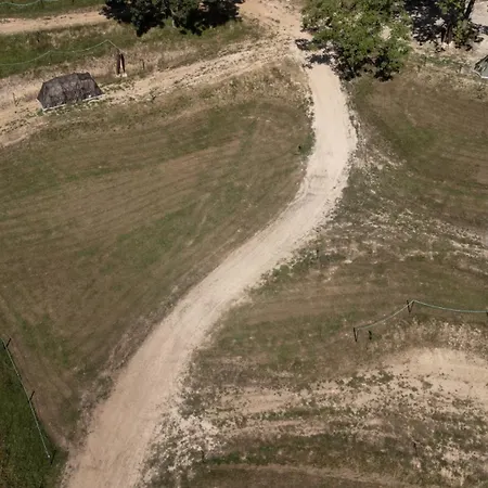 مكان تخييم Agricamping La Meyra